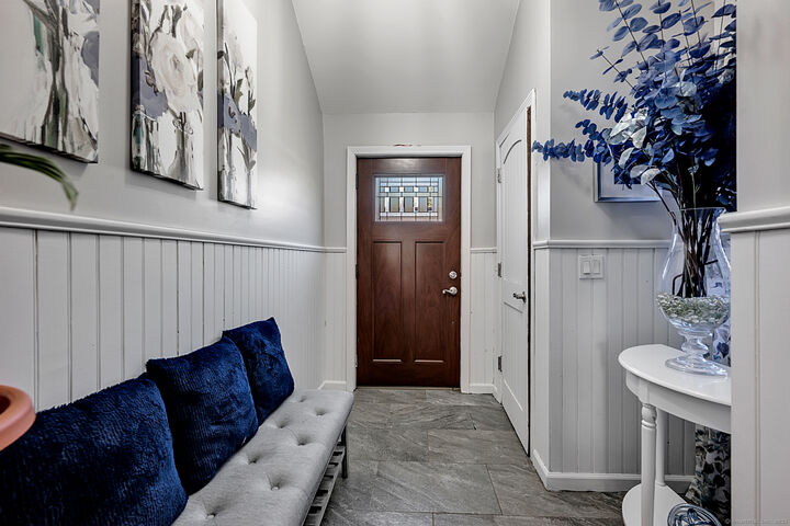 Property Photo: 7 Greenwich Court CT 06457
