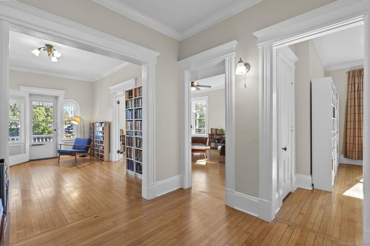 Property Photo:  137 Girard Avenue  CT 06105