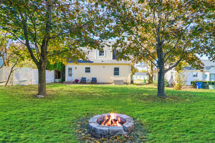 Property Photo:  30 Denison Road  CT 06457 