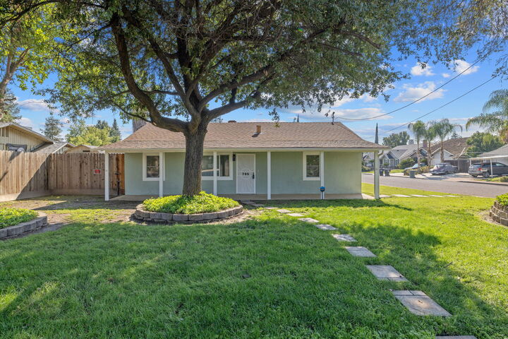 705 W Walnut Avenue  Visalia CA 93277 photo