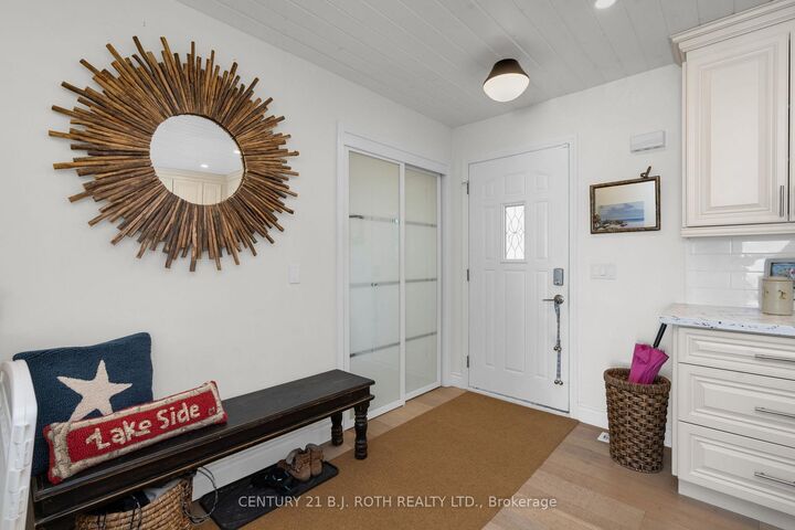 Photo de la propriété:  95 Lakeshore Road E  ON L0L 2E0