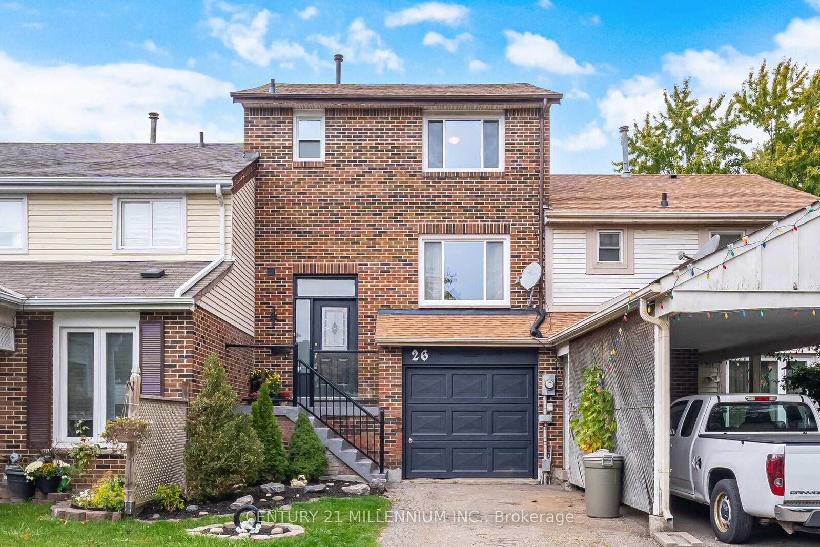Property Photo:  26 Sprucedale Court  ON L6Z 1G5