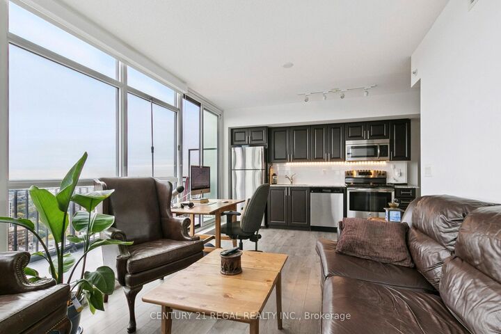 Property Photo:  830 Lawrence Avenue W 2707  ON M6A 0A2