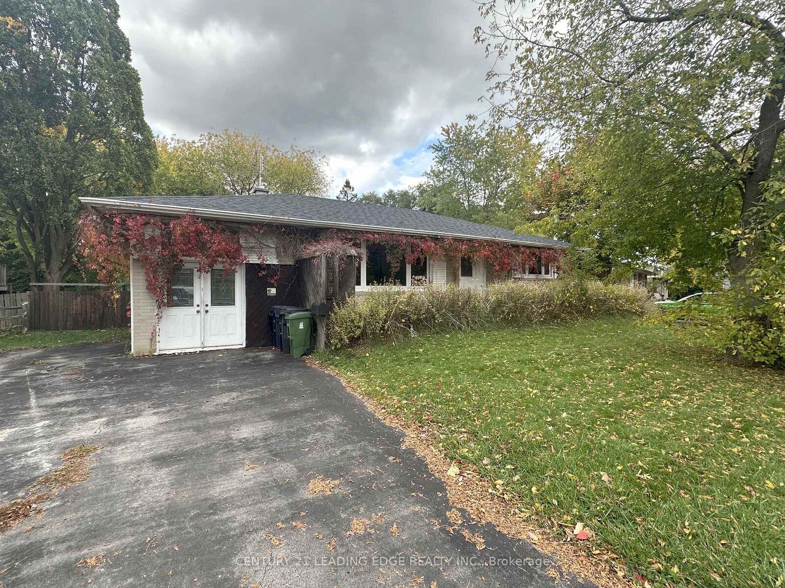 Photo de la propriété:  339 Jaybell Grove Grove  ON M1C 2X4 