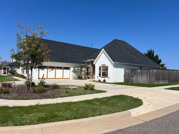 Property Photo:  15700 Rockwell Park Lane  OK 73013 