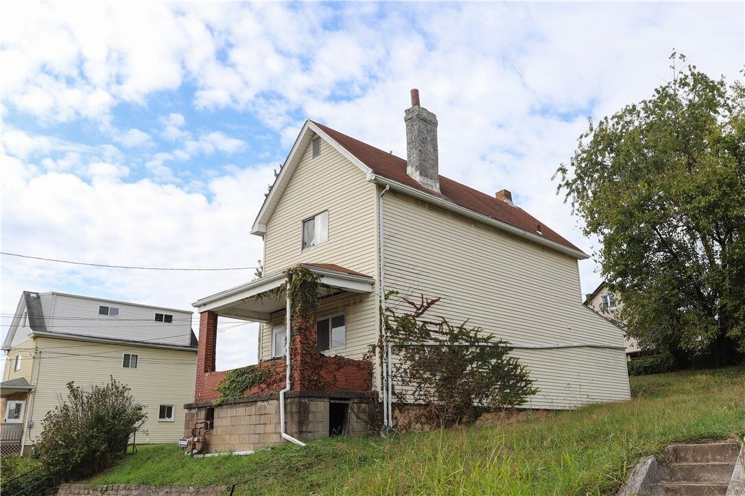 Property Photo: 906 Florence Ave PA 15035
