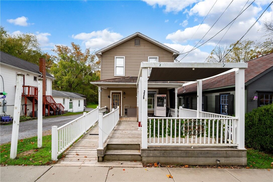 Property Photo:  375 Main St  PA 16156 
