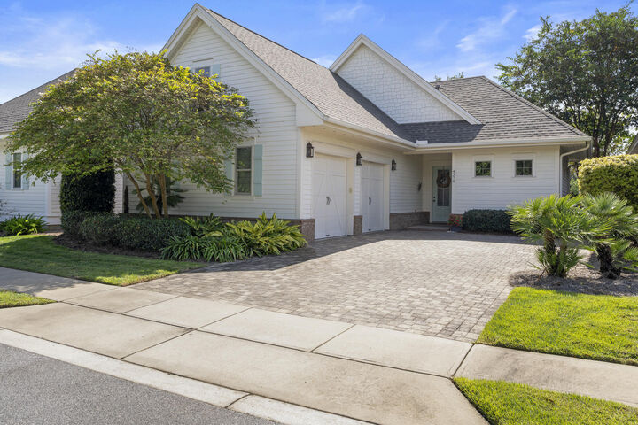 Property Photo: 4370 Filly Lane FL 32541