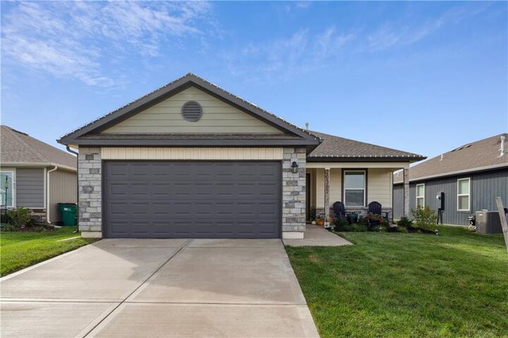 Property Photo:  20367 W 193rd Terrace  KS 66083