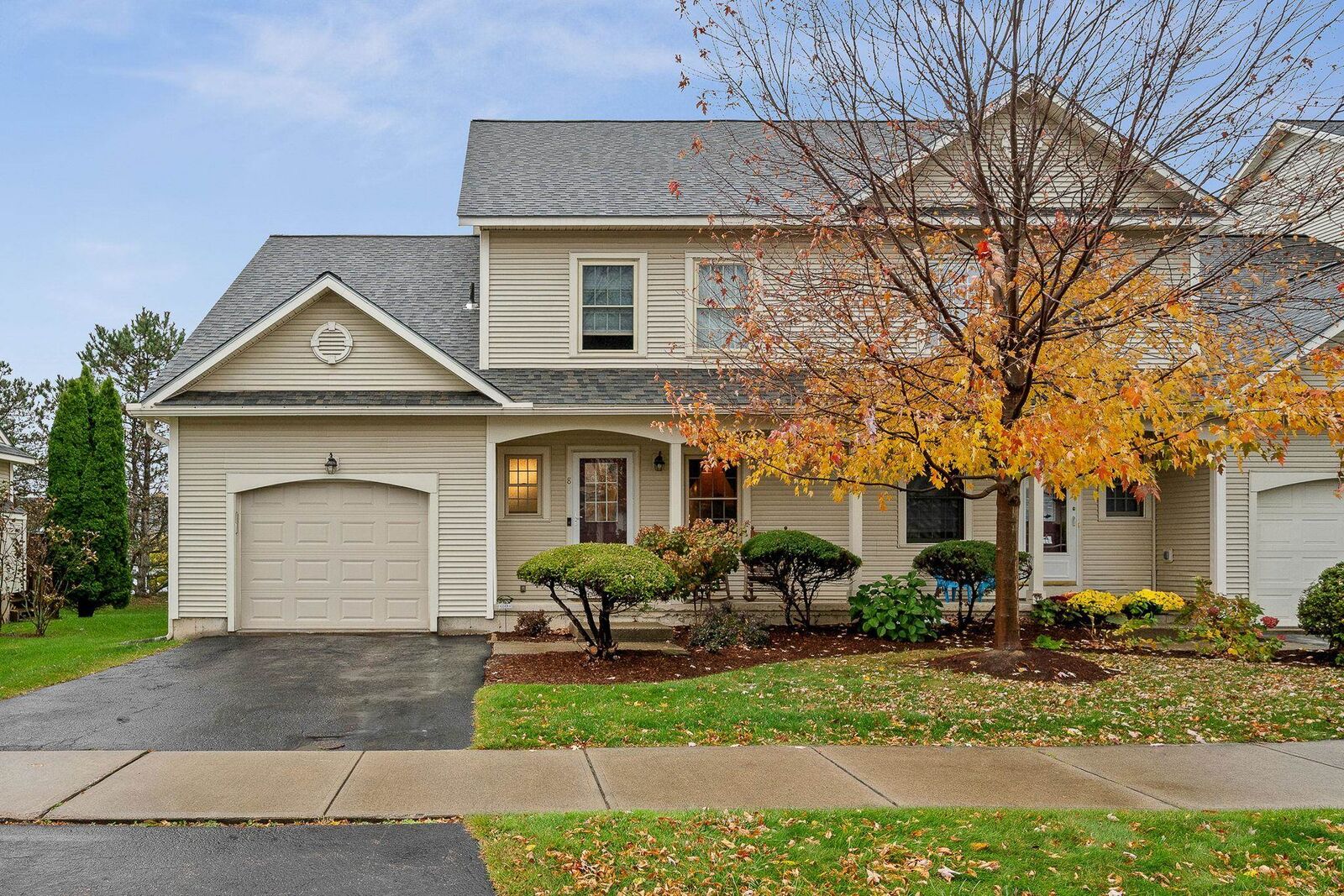 Property Photo:  8 Chelsea Place  VT 05495