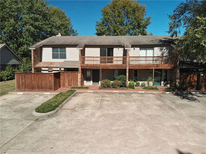 Property Photo: 2534 Sweetbriar Drive AR 72703