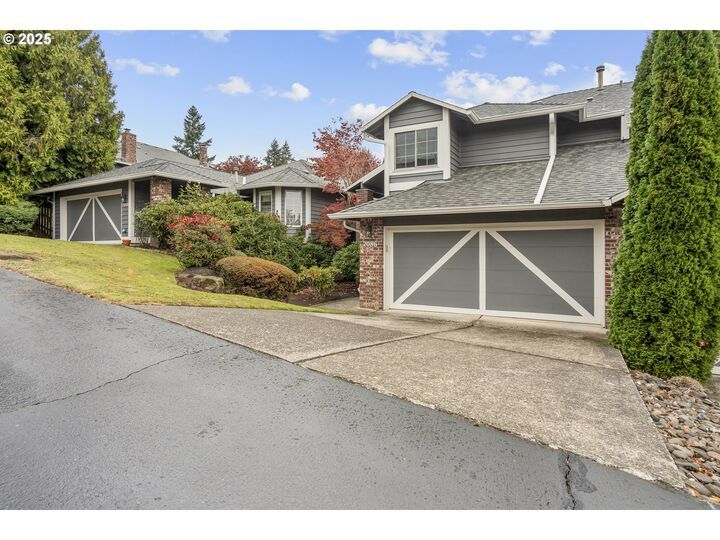 Property Photo: 2086 Sunray Cir OR 97068