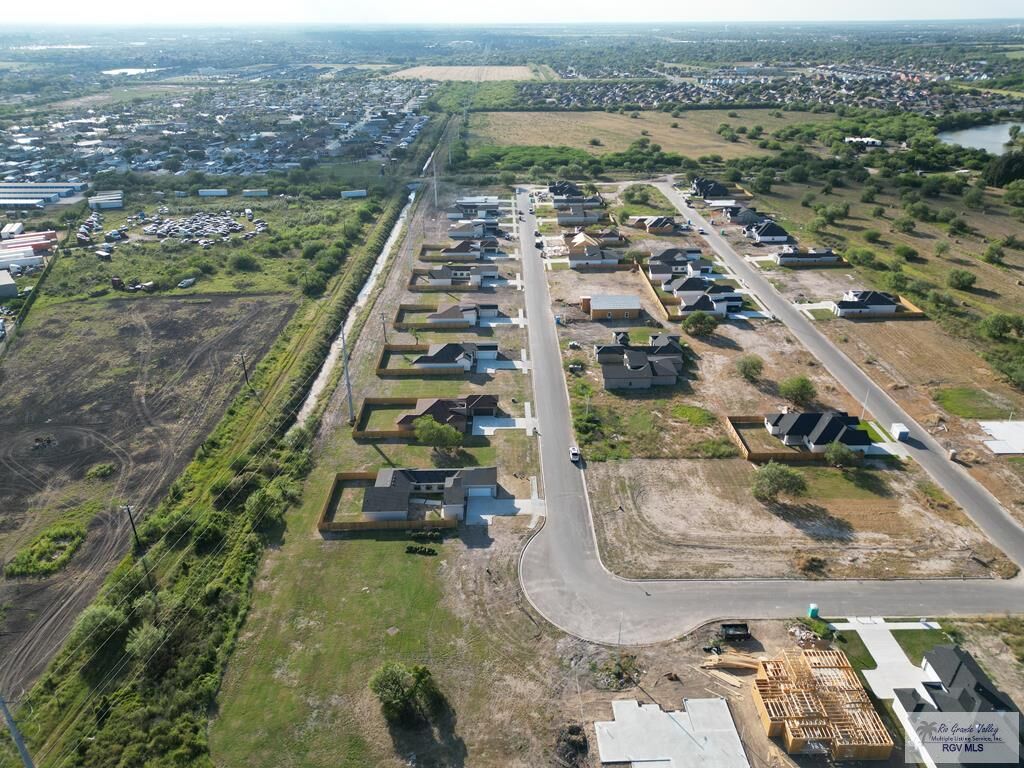 Property Photo:  22 Paseo Cafetos St 22  TX 78526 