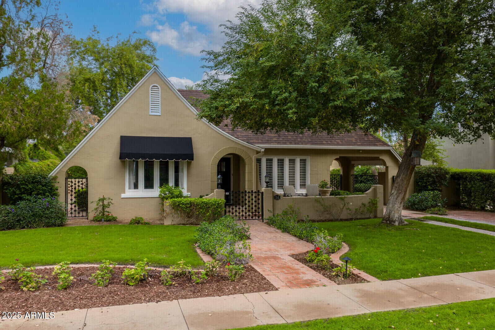 Property Photo:  34 W Vernon Avenue  AZ 85003 