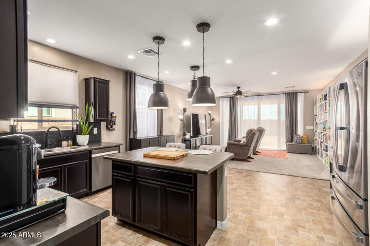 Property Photo:  739 S 9th Place  AZ 85128 