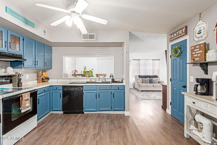 Property Photo:  3732 W Bluefield Avenue  AZ 85308