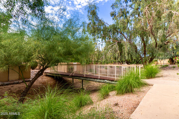 Property Photo:  1425 E Desert Cove Avenue 15  AZ 85020 