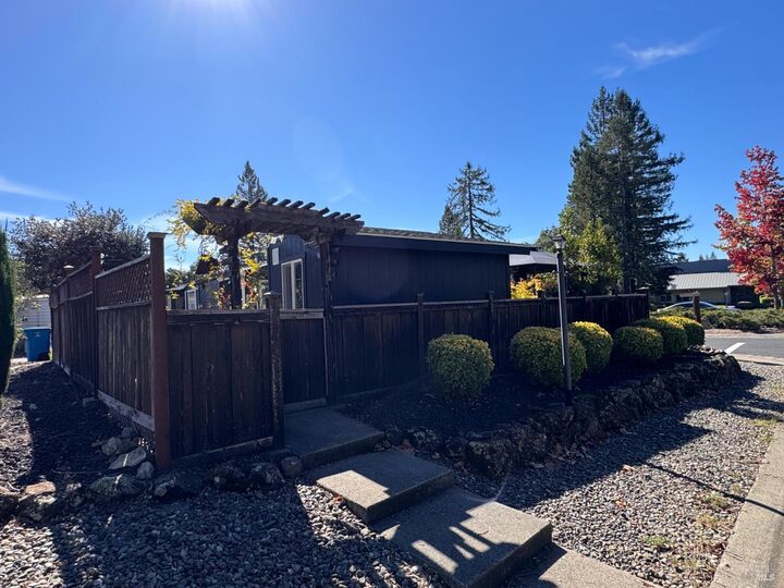 Property Photo:  52 Oakstone Court 52  CA 95409 