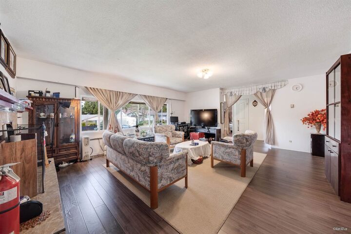 Property Photo:  10186 144A Street  BC V3R 3P8 