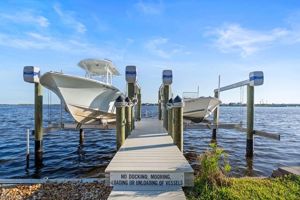 Property Photo:  2504 Bayshore Dr  FL 33993 