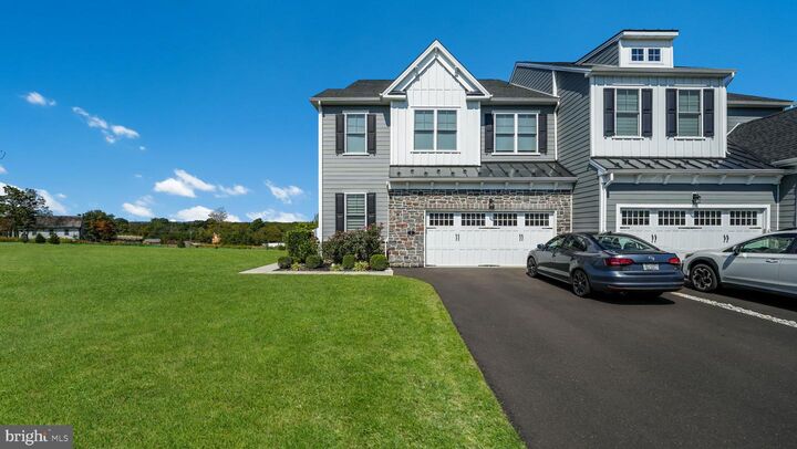 Property Photo:  1 Elizabeth Lane  PA 18901