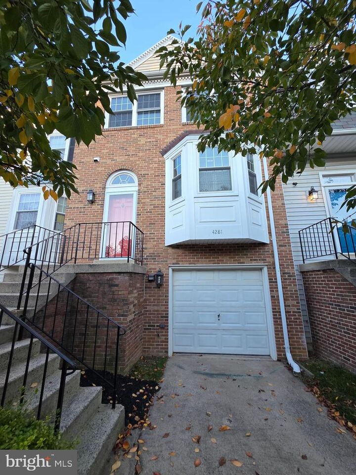4281 Sleepy Lake Drive  Fairfax VA 22033 photo