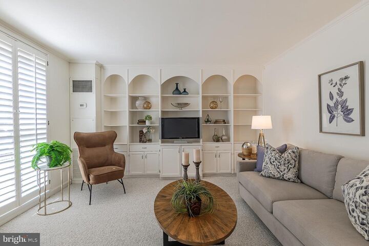 Property Photo:  333 2nd Street NE 206  DC 20002