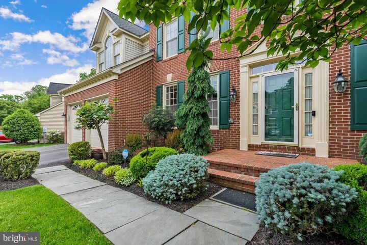 Property Photo:  4 Yellow Plum Court  MD 20850 