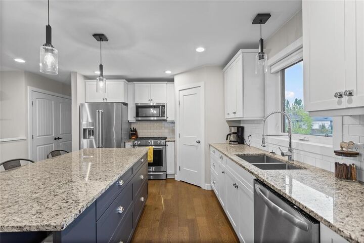 Property Photo: 42 Burntwood Drive MB R5G 0Y8