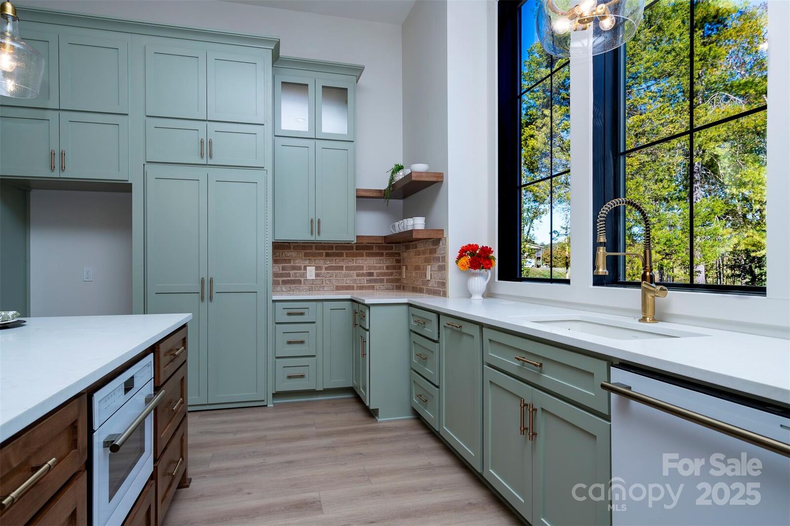 Property Photo:  260 Broken Arrow Drive  NC 28677 