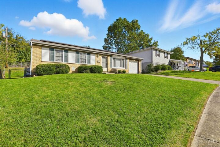 Property Photo: 11478 Ramondi Place OH 45240