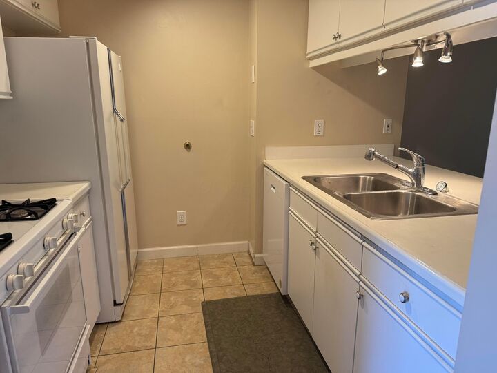 Property Photo: 1917 Ridgebury Drive OH 43026