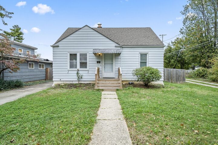 Property Photo: 1077 Kenilworth Place OH 43209