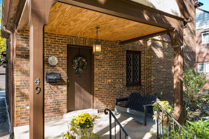 Property Photo:  49 N Cassingham Road  OH 43209 