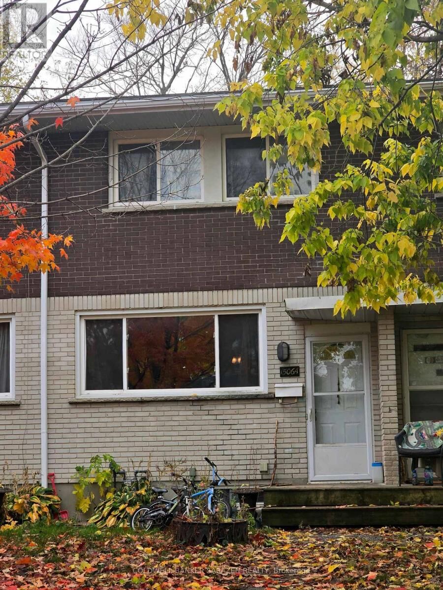 Property Photo:  1506 A Lepage Avenue A  ON K1Z 8C9