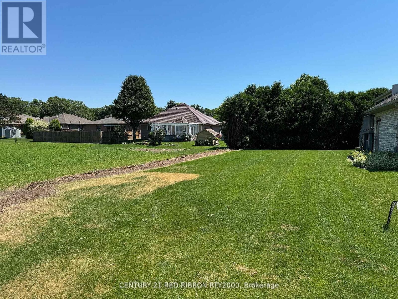 Photo de la propriété:  483 Tanya Street  ON N7G 4A6