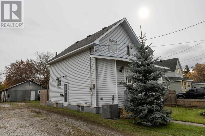 Photo de la propriété:  488 Northland Rd  ON P6C 3N8