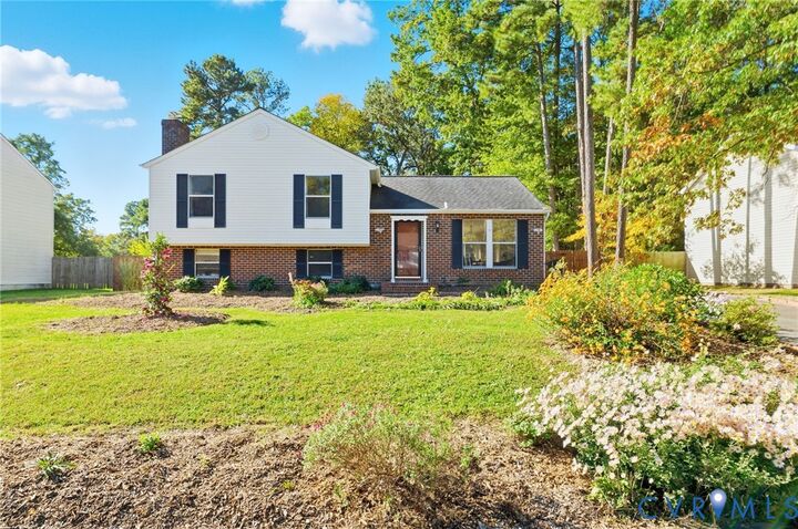 10011 Laurel Lakes Drive  Glen Allen VA 23060 photo