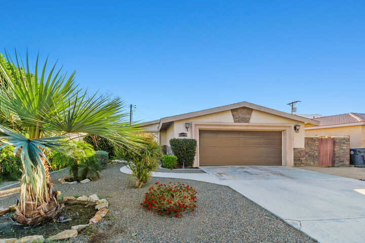 Property Photo:  51370 Avenida Carranza  CA 92253