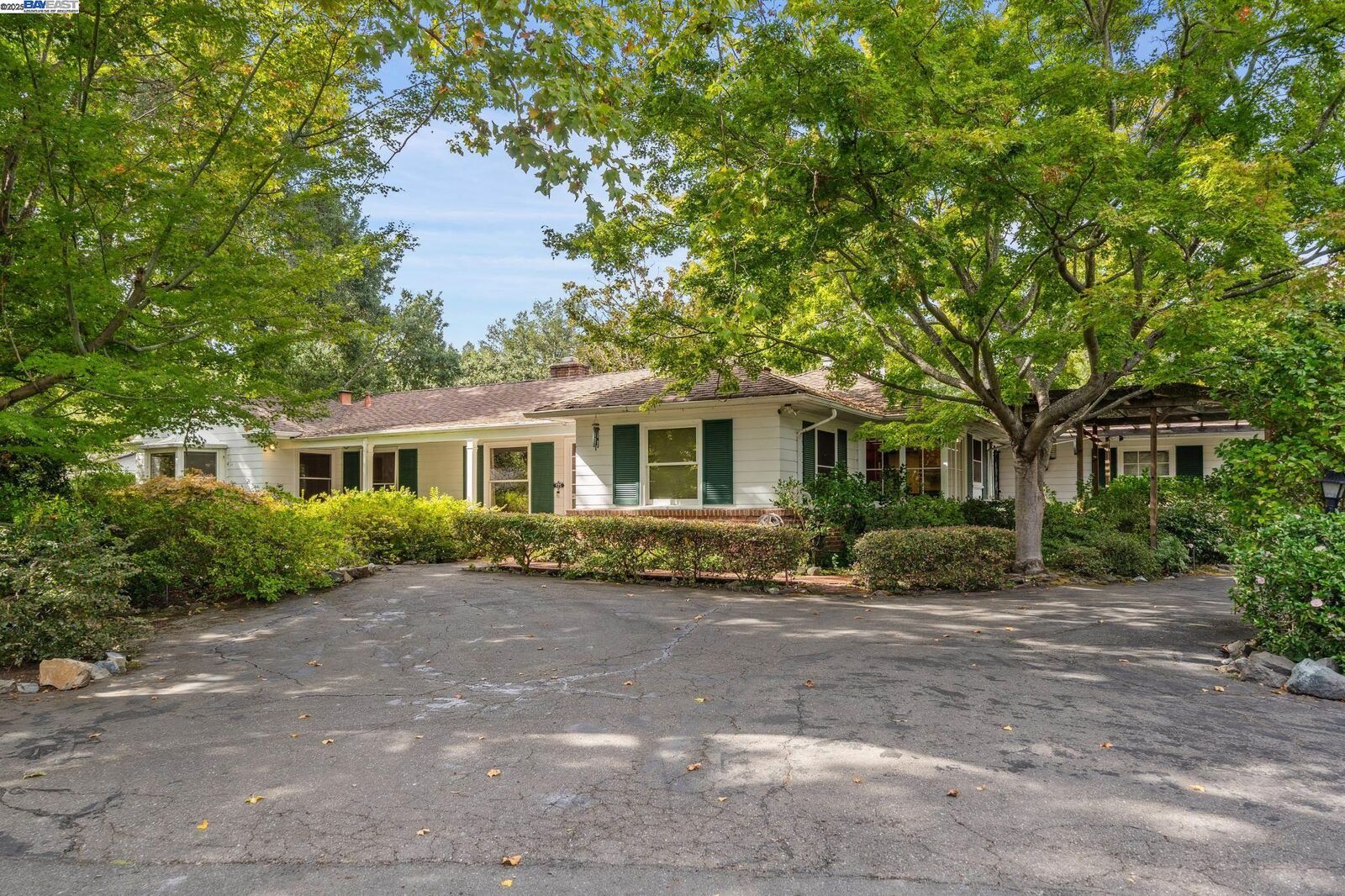 Property Photo: 175 Richard Ln CA 94595