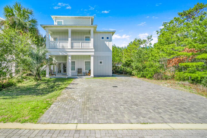 Property Photo: 117 Charlotte Ave Avenue FL 32550
