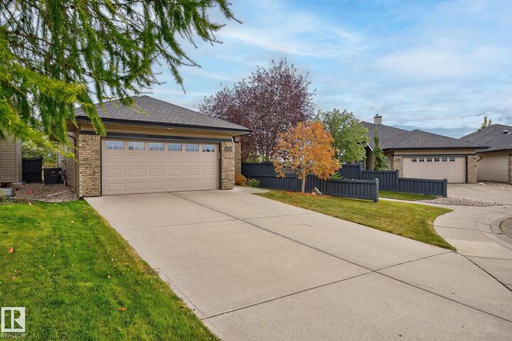 Photo de la propriété:  3719 McLay Green Green NW  AB T6R 0B9
