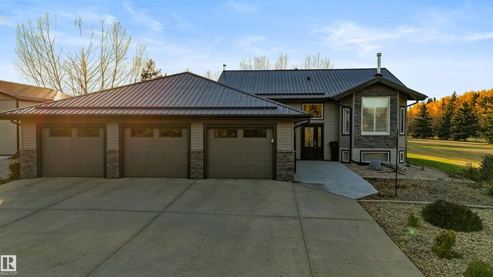 Property Photo: 27005 Twp Road 511 4 AB T7Z 1R1