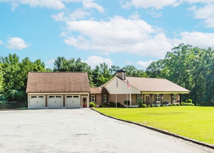 Property Photo:  515 Gregory Road  GA 30014 