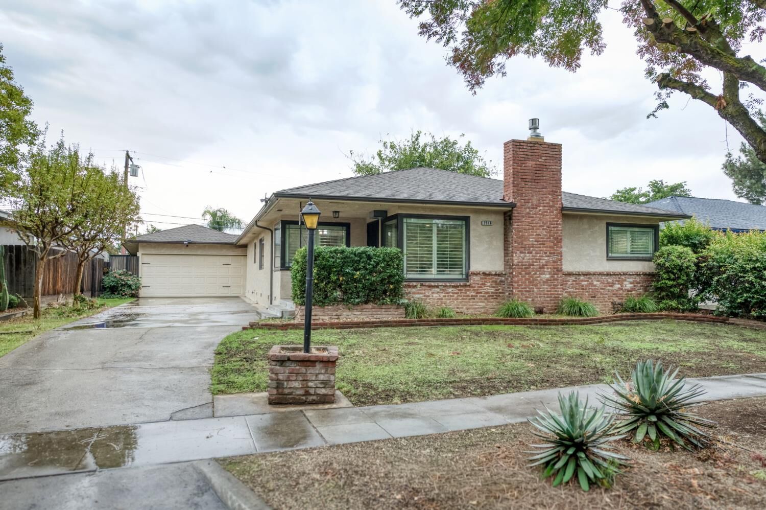 Property Photo: 2918 E Santa Ana Avenue CA 93726