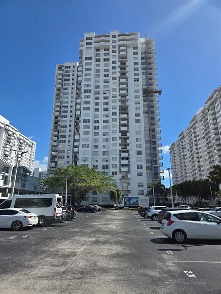 2750 NE 183rd St 1803  Aventura FL 33160 photo