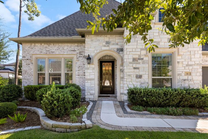 Property Photo:  11 Diligent Way  TX 77375 