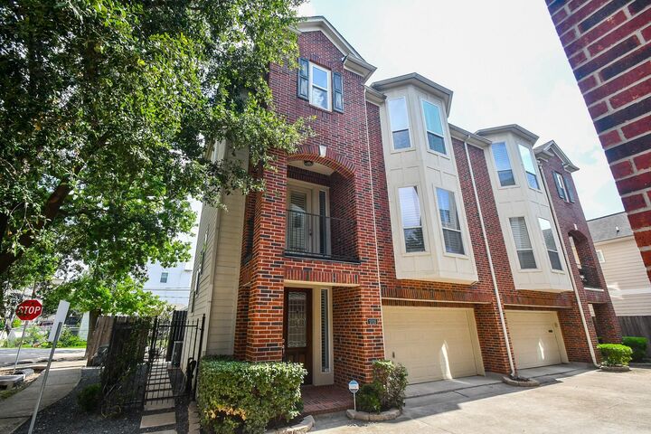 Property Photo: 1016 Studer Street TX 77007