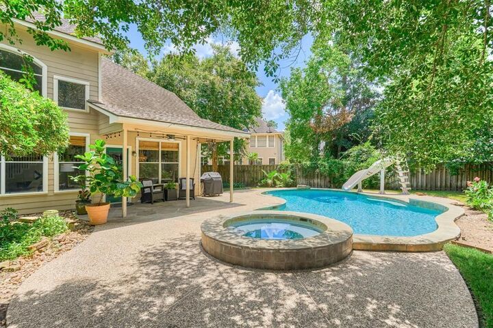 Property Photo: 19 E Sundance Circle TX 77382