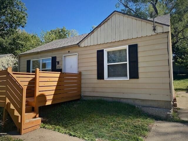Property Photo:  2913 S 52nd Street  KS 66106
